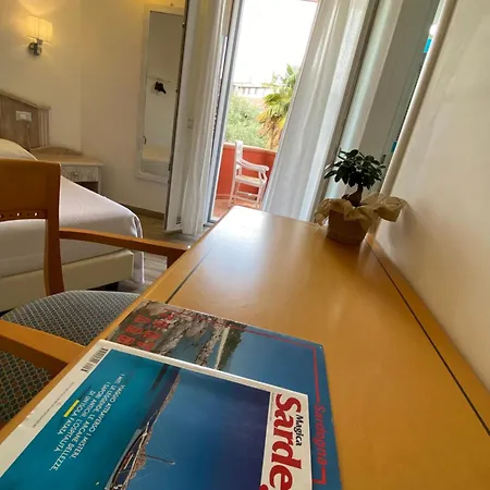 Degli Artisti Πανδοχείο Tortolì