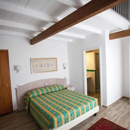 Degli Artisti Πανδοχείο