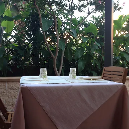 Degli Artisti 2*