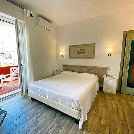 Degli Artisti Fogadó 2*