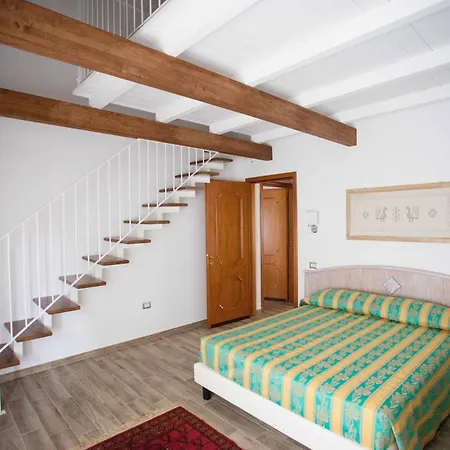 Degli Artisti Πανδοχείο 2*