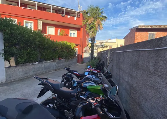 Inn Degli Artisti 2*